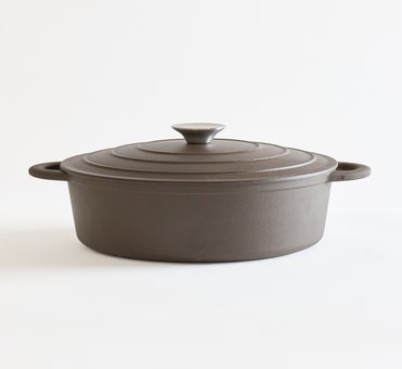 George Collective - Cast Iron Round Casserole 26cm - Matte Cocoa/Silver Lid