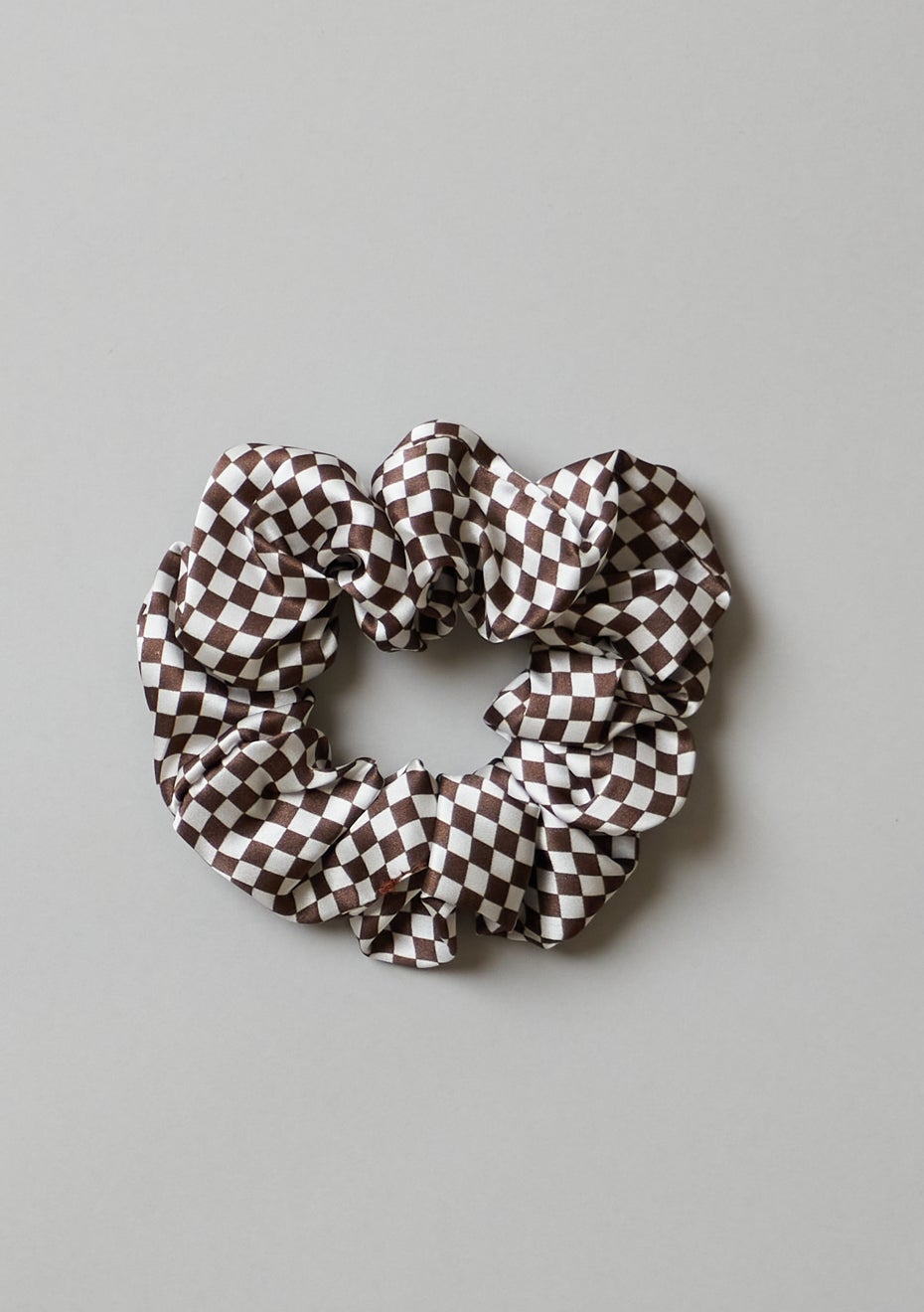 slumber-100-silk-scrunchie-chocolate-mini-checker-onceit