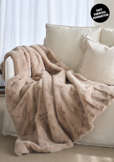 George Collective - SUPERSOFT Faux Fur Throw - Oat
