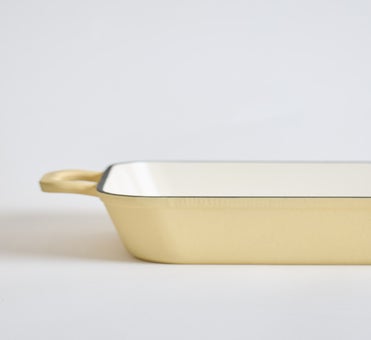 George Collective - Cast Iron Roasting Dish 34cm - Matte Buttermilk